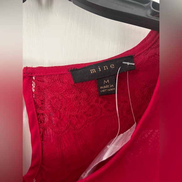 NWT Mine Red Burgundy Long Sleeve Laced Back Top Blouse. Size Medium - Picture 2 of 10